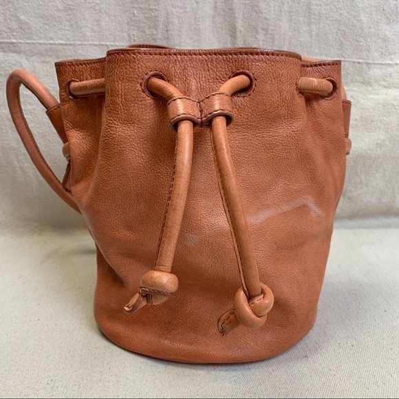 Frye Nora Knotted Leather Bucket Bag Apricot - Picture 3 of 12